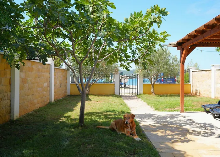 Holiday Home - Beach House \'Amarella\'