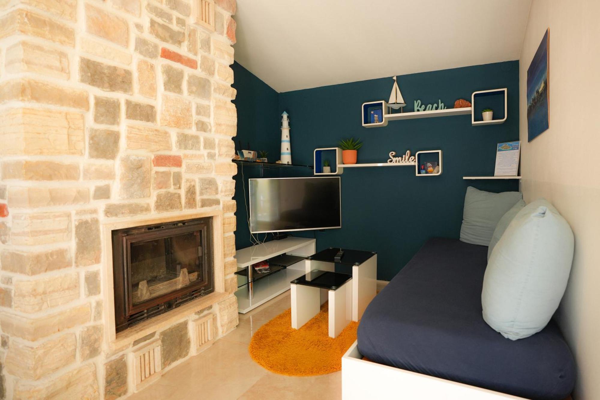 Holiday home - House 'amarella' Turanj